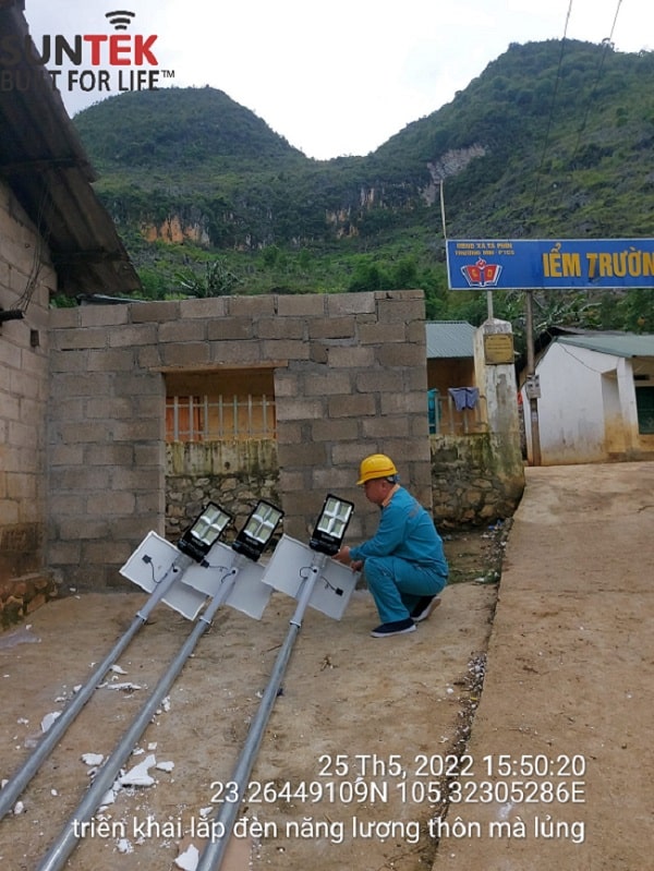 đèn cao áp năng lượng mặt trời