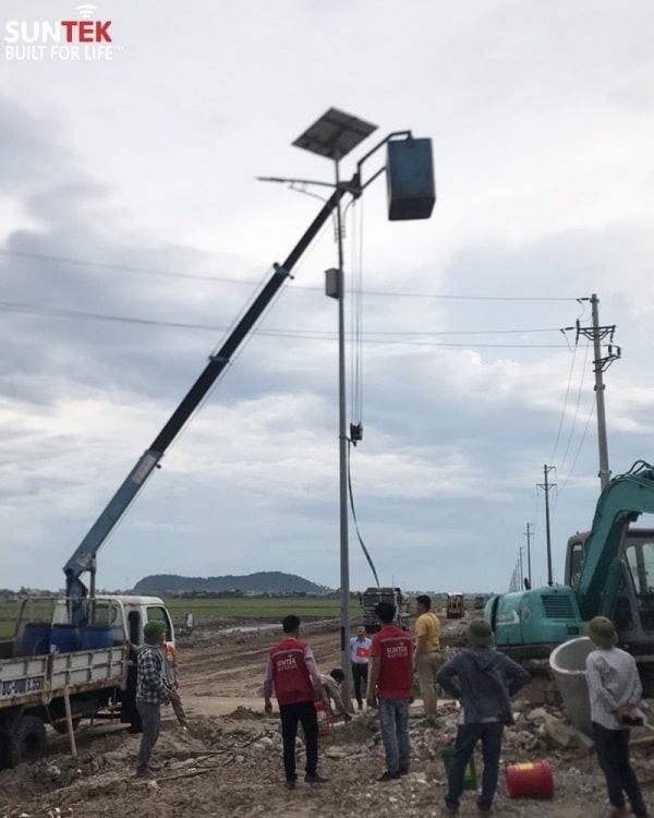 đèn cao áp năng lượng mặt trời giá rẻ